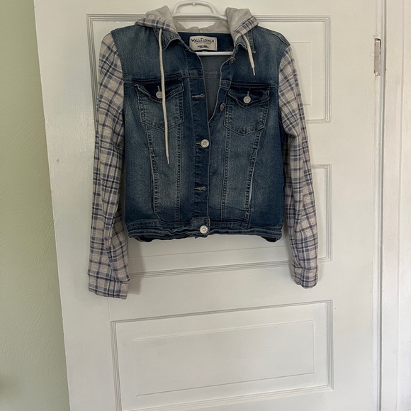 Wallflower woman’s denim jacket - Picture 4 of 17